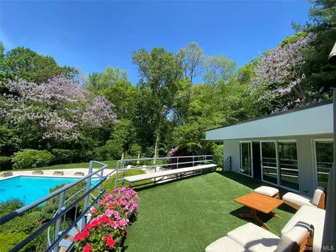 10 Cypress Point Drive Purchase NY 10577