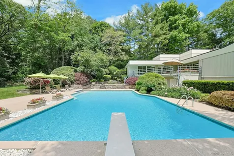 10 Cypress Point Drive Purchase NY 10577