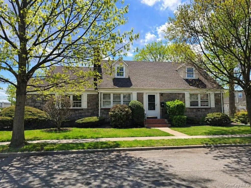 33 Nassau Boulevard West Hempstead NY 11552