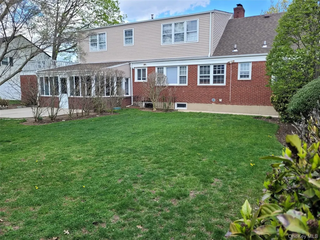 33 Nassau Boulevard West Hempstead NY 11552