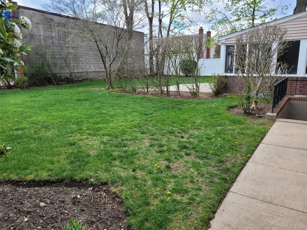 33 Nassau Boulevard West Hempstead NY 11552