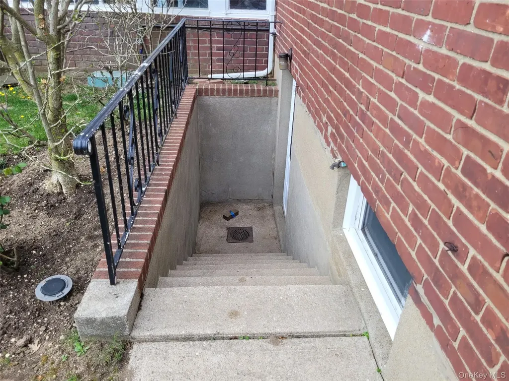 33 Nassau Boulevard West Hempstead NY 11552