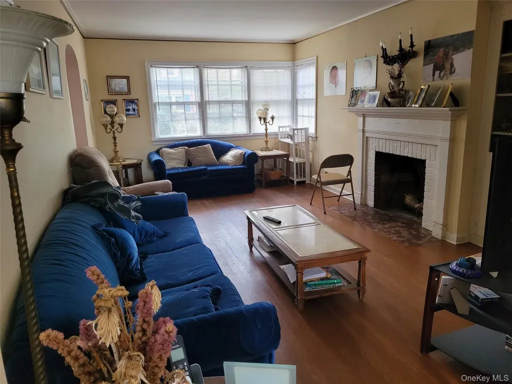 33 Nassau Boulevard West Hempstead NY 11552