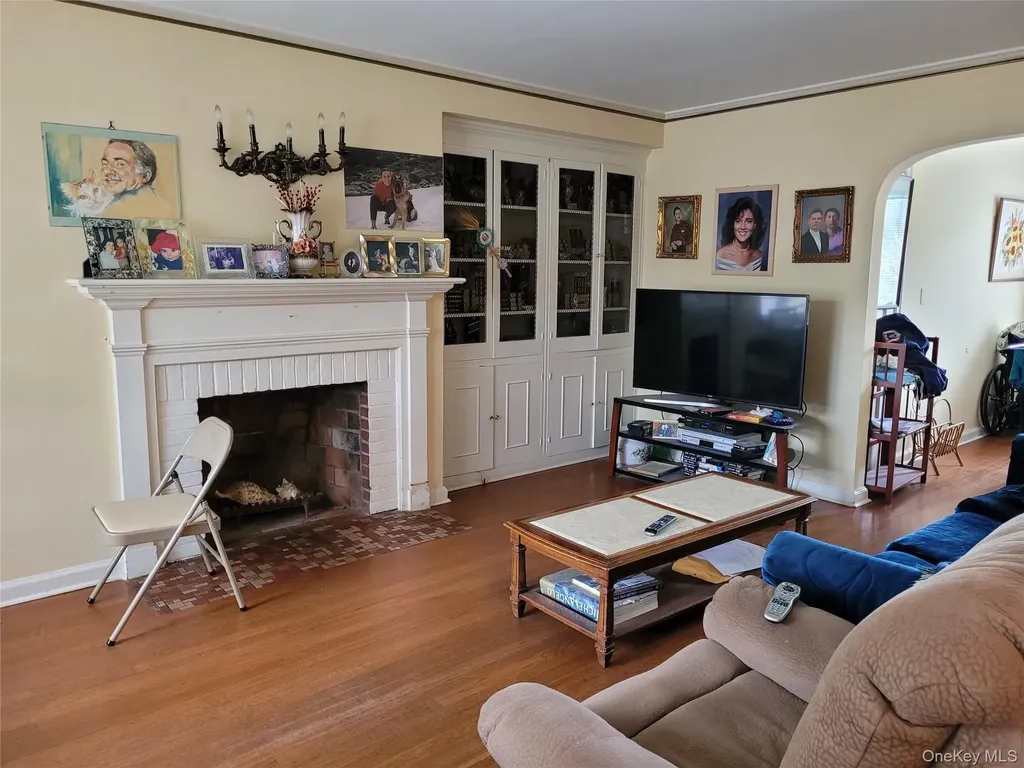 33 Nassau Boulevard West Hempstead NY 11552