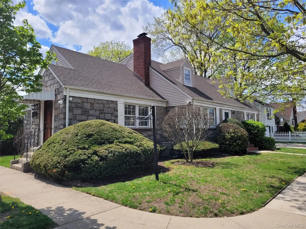 33 Nassau Boulevard West Hempstead NY 11552