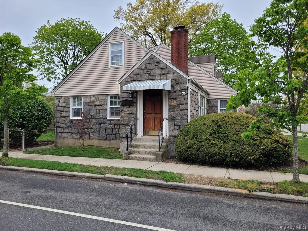 33 Nassau Boulevard West Hempstead NY 11552