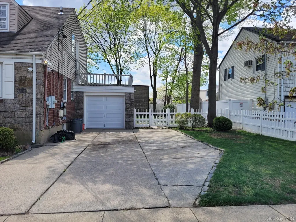 33 Nassau Boulevard West Hempstead NY 11552