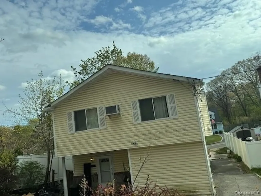 6 Willow Road Rocky Point NY 11778
