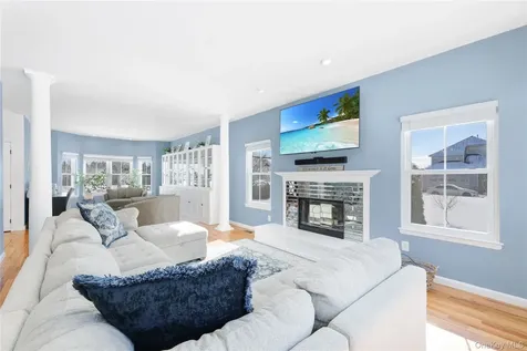 20 Chateau Drive Manorville NY 11949