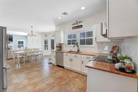20 Chateau Drive Manorville NY 11949