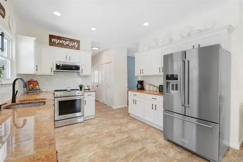 20 Chateau Drive Manorville NY 11949
