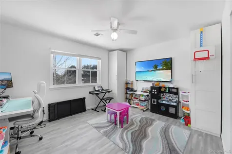 20 Chateau Drive Manorville NY 11949