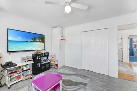 20 Chateau Drive Manorville NY 11949