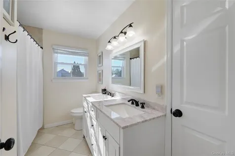 20 Chateau Drive Manorville NY 11949