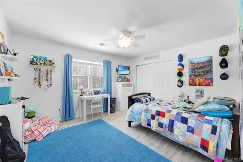 20 Chateau Drive Manorville NY 11949