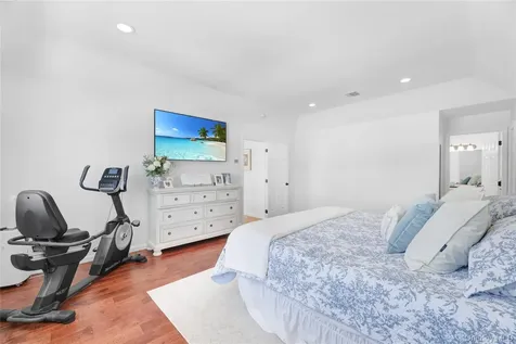 20 Chateau Drive Manorville NY 11949