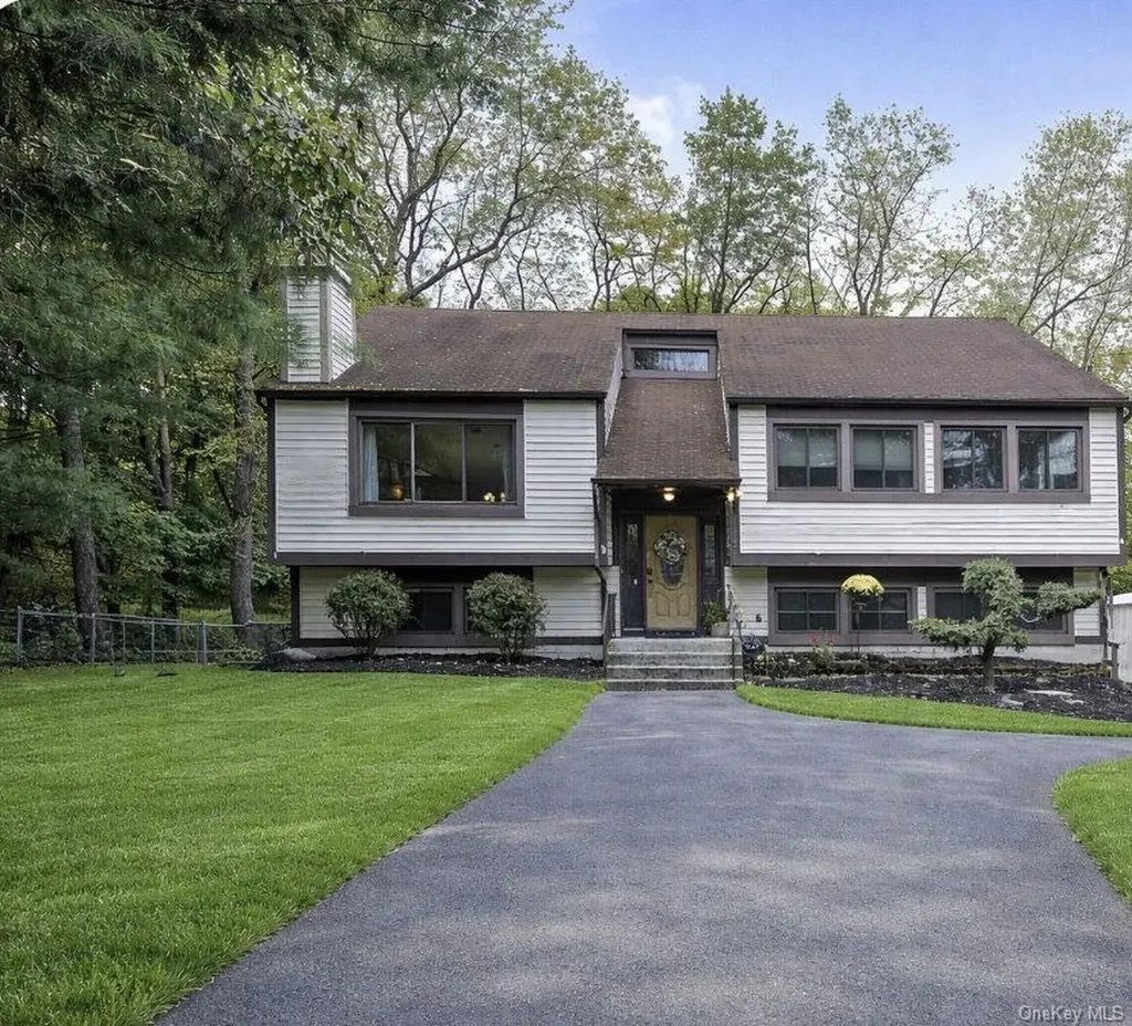 383 Route 32 Central Valley NY 10917