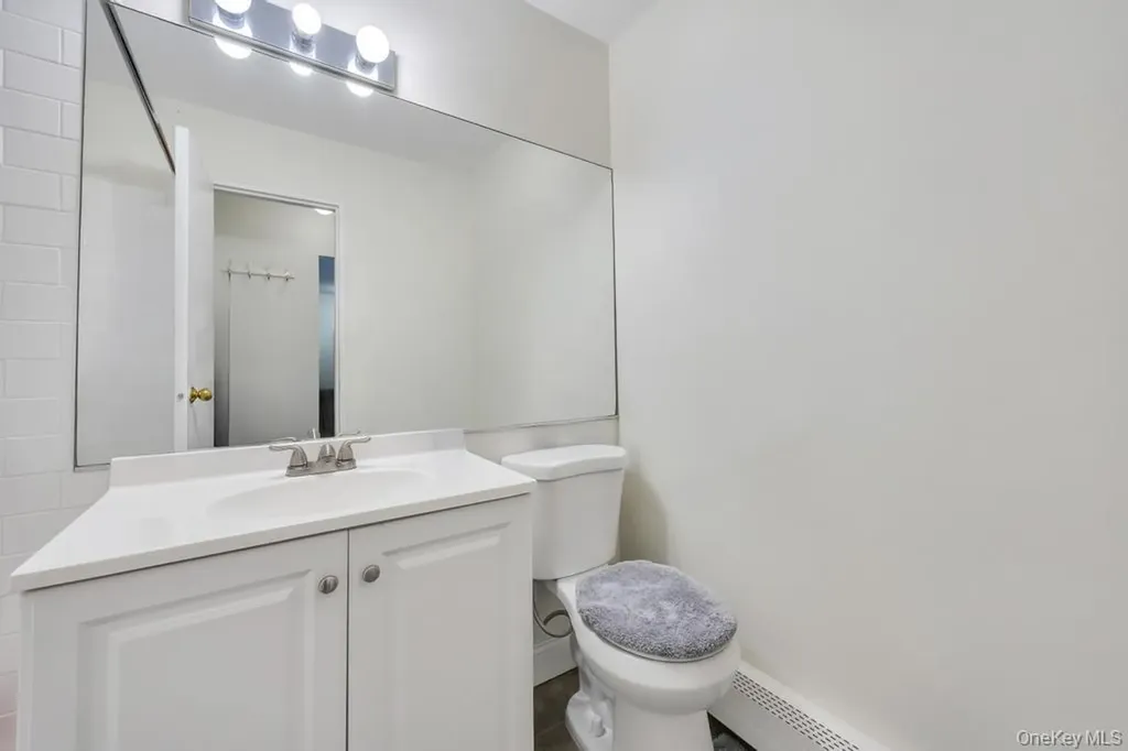 49 Mildred Place North Babylon NY 11703