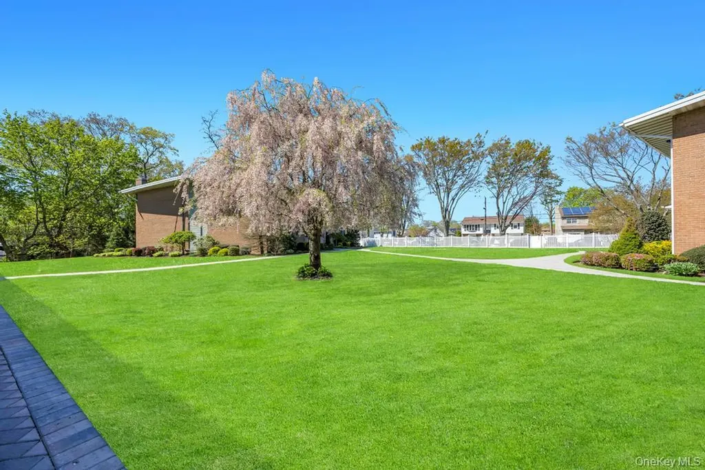 49 Mildred Place North Babylon NY 11703