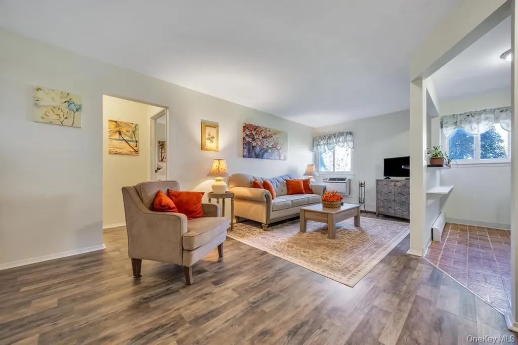 49 Mildred Place North Babylon NY 11703