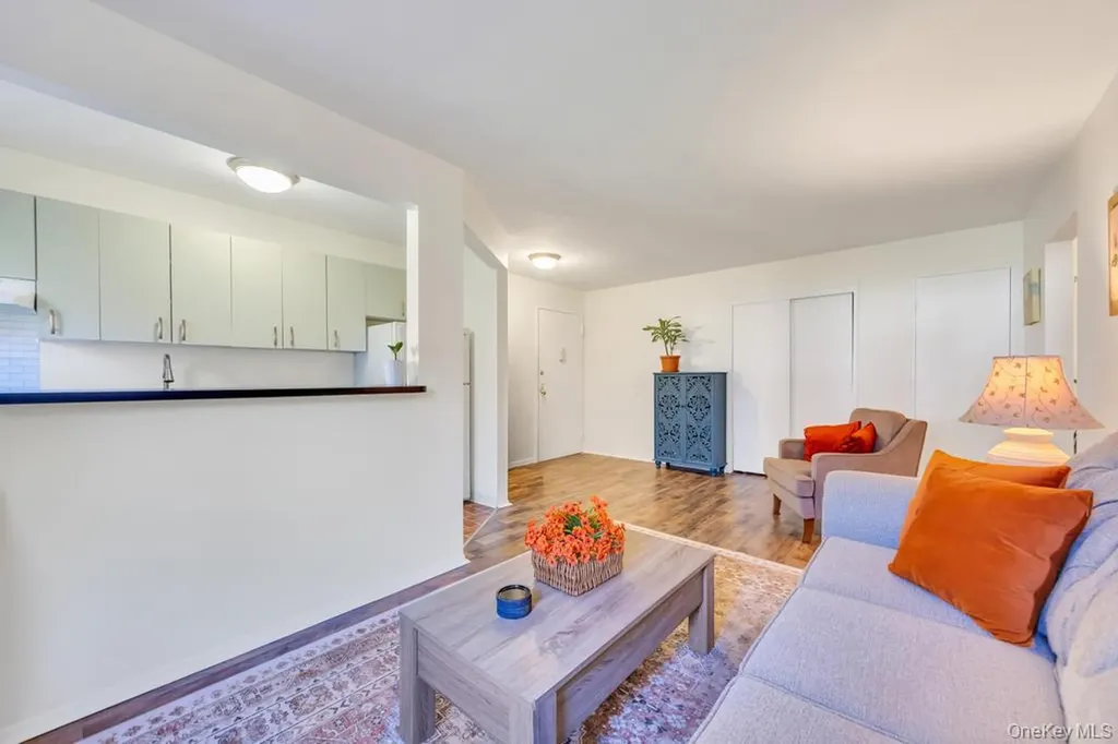 49 Mildred Place North Babylon NY 11703