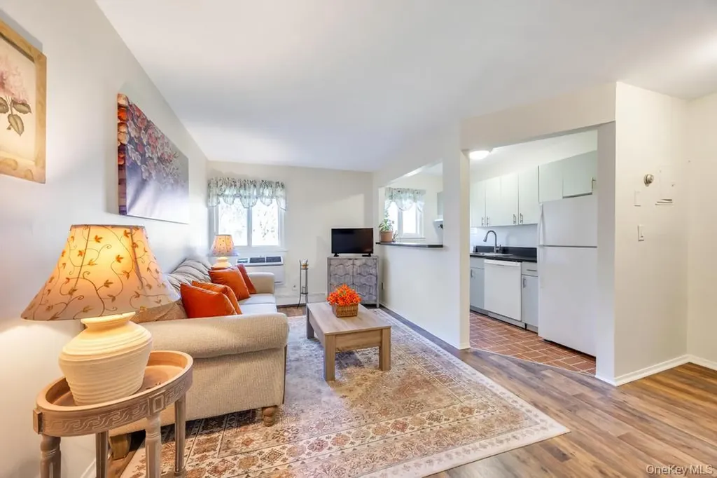 49 Mildred Place North Babylon NY 11703