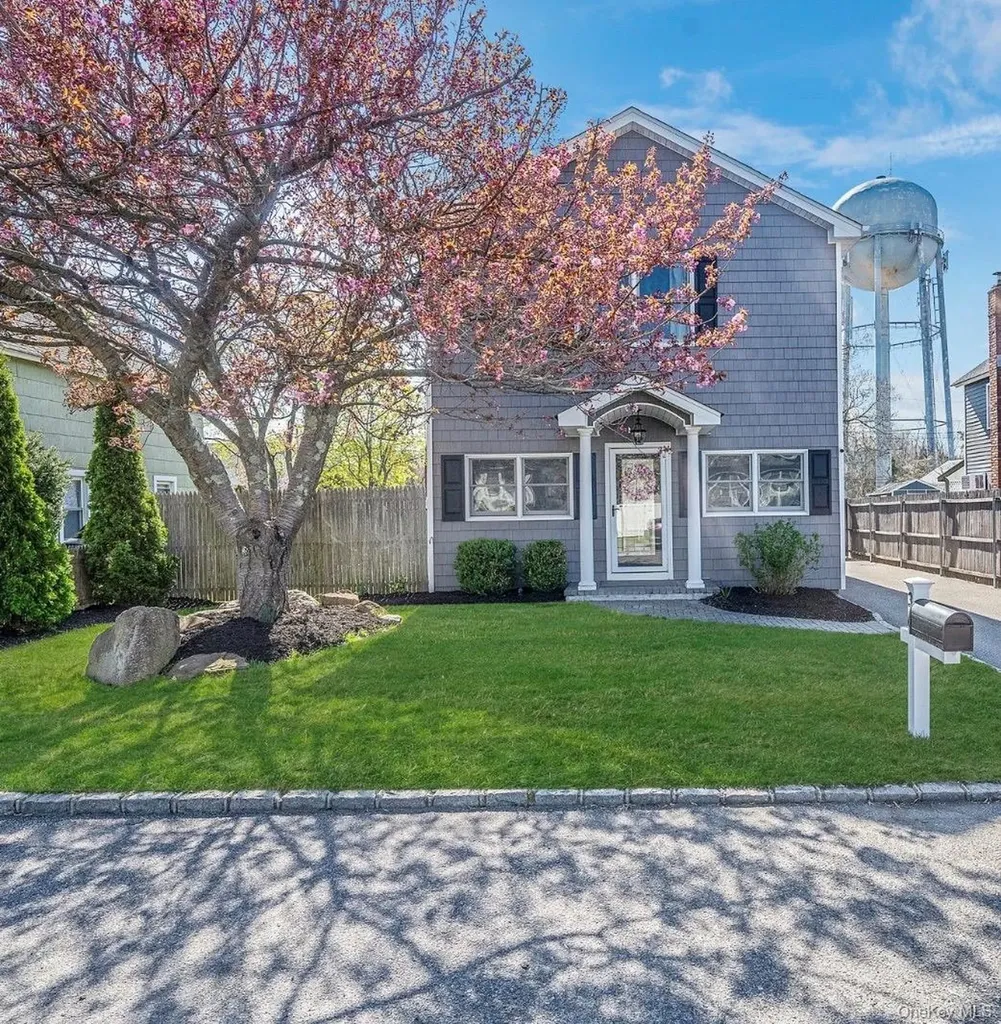 36 Nottingham Avenue Patchogue NY 11772