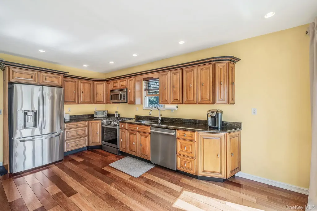 36 Nottingham Avenue Patchogue NY 11772
