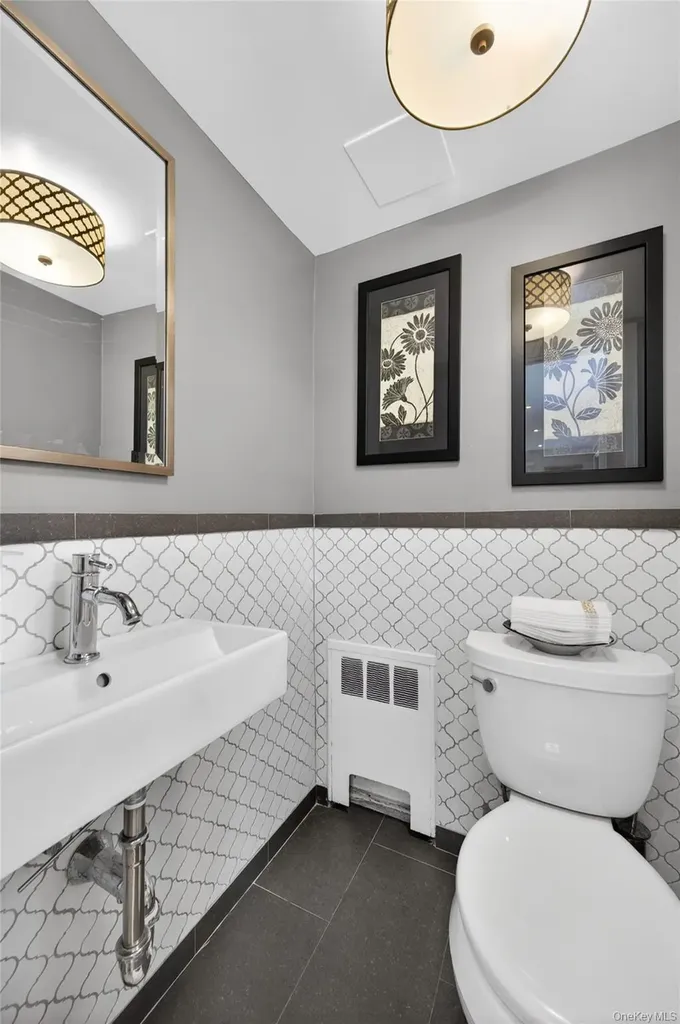 34 Bridge Road Manhasset NY 11030