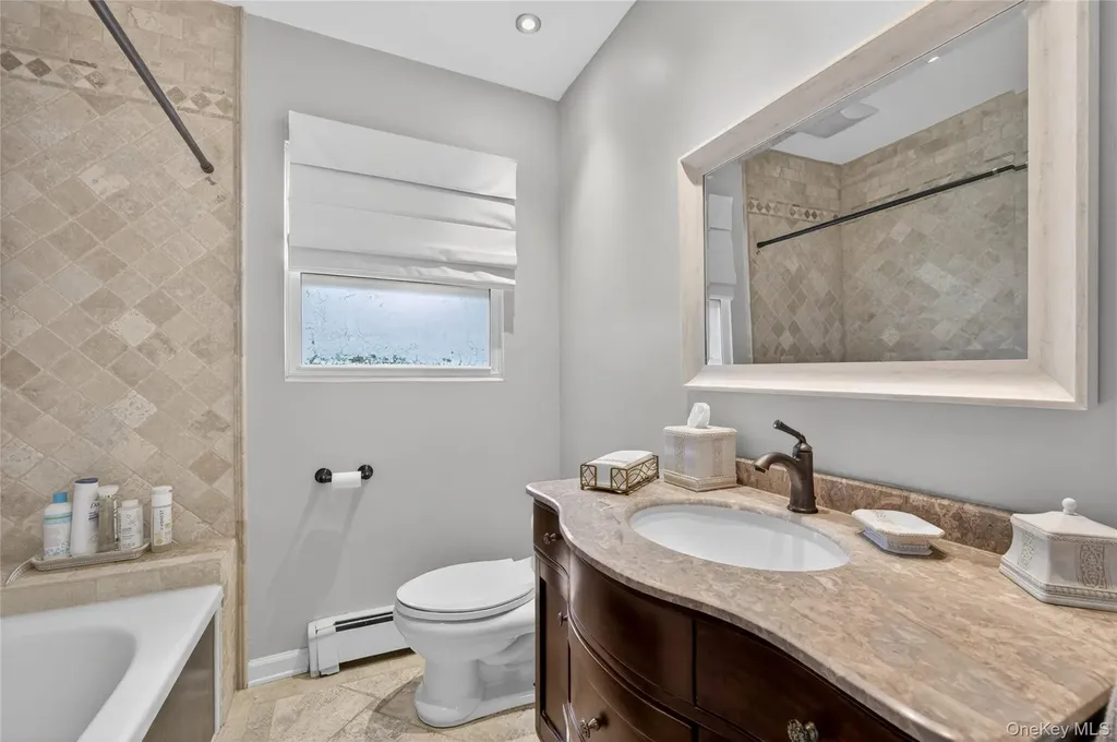 34 Bridge Road Manhasset NY 11030