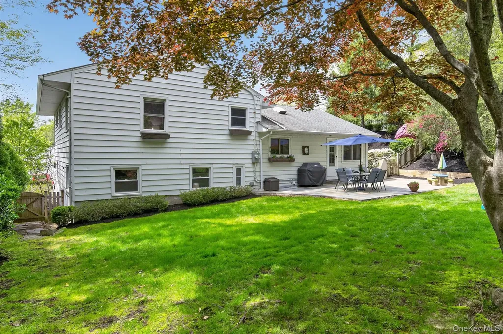 34 Bridge Road Manhasset NY 11030