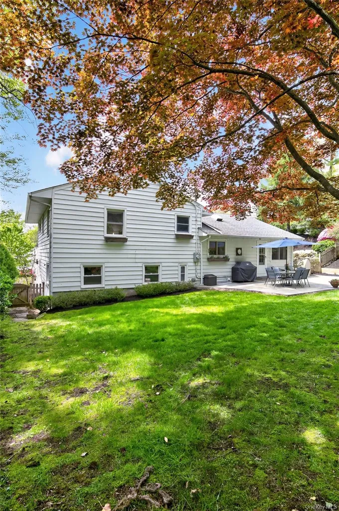 34 Bridge Road Manhasset NY 11030