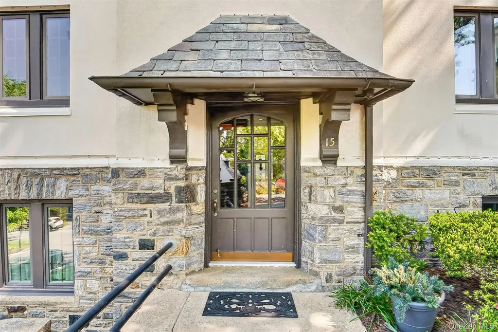 15 Beechtree Lane Bronxville NY 10708