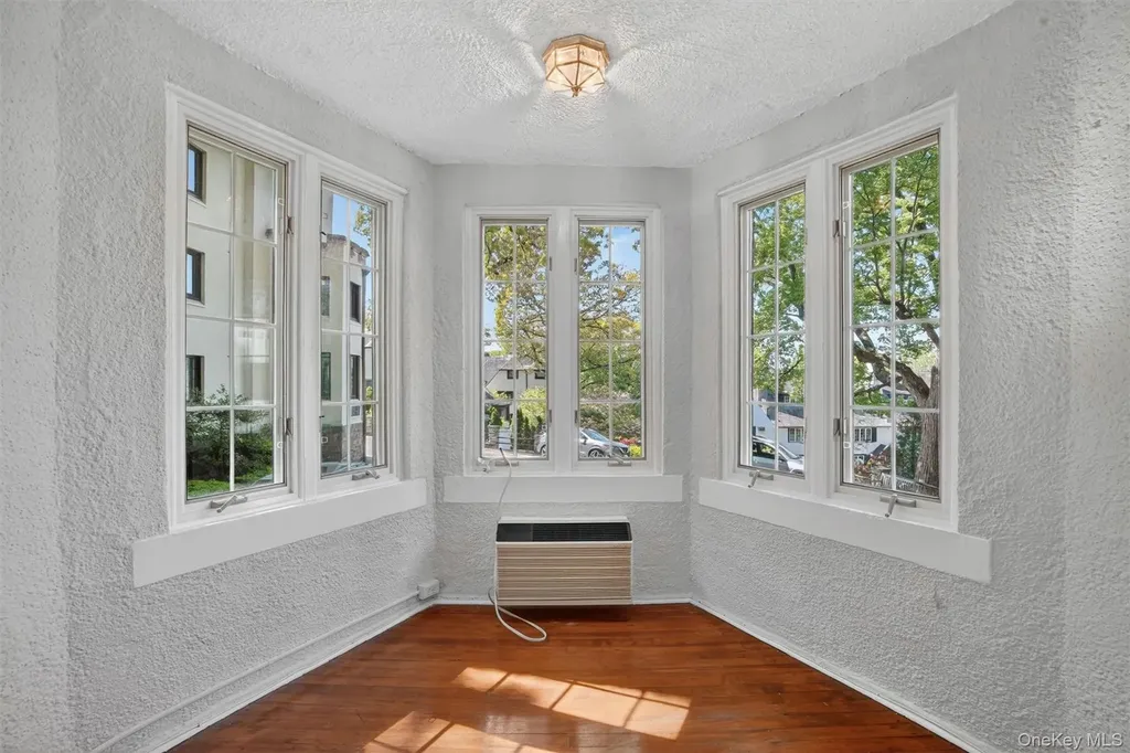 15 Beechtree Lane Bronxville NY 10708