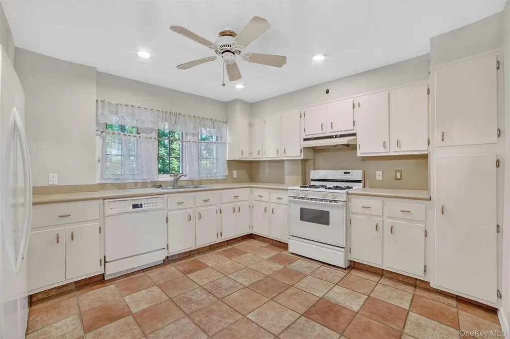 15 Beechtree Lane Bronxville NY 10708