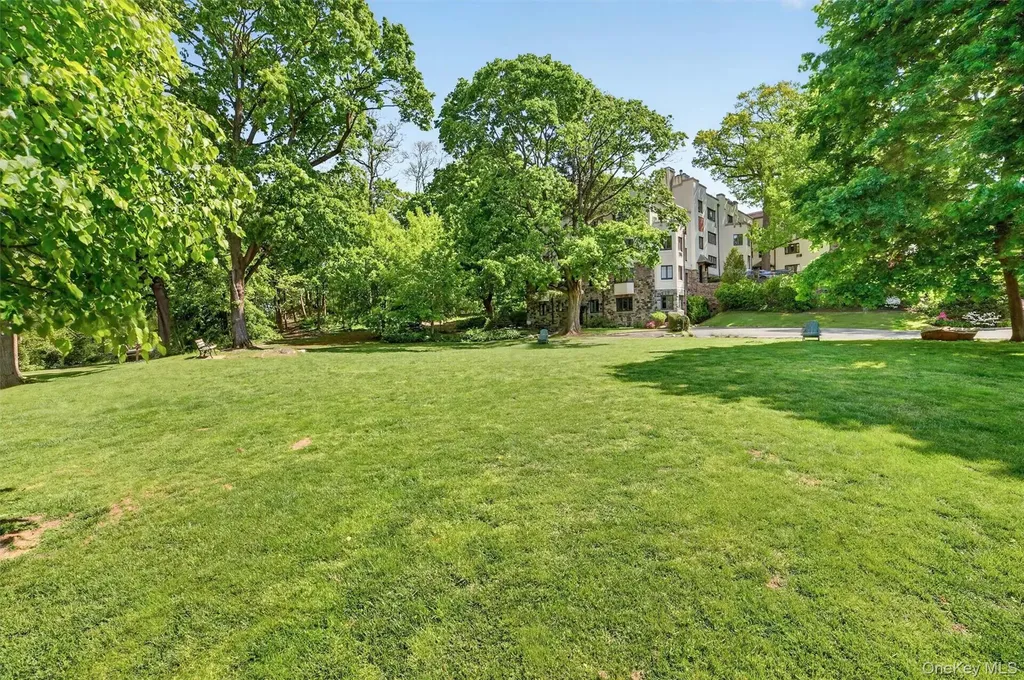 15 Beechtree Lane Bronxville NY 10708