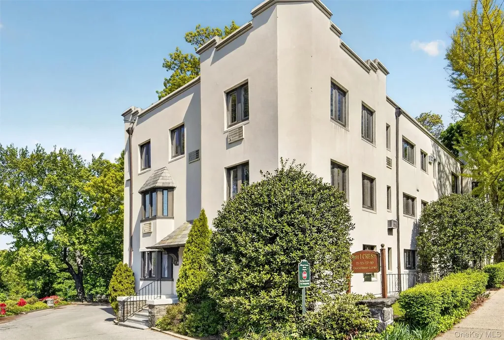 15 Beechtree Lane Bronxville NY 10708
