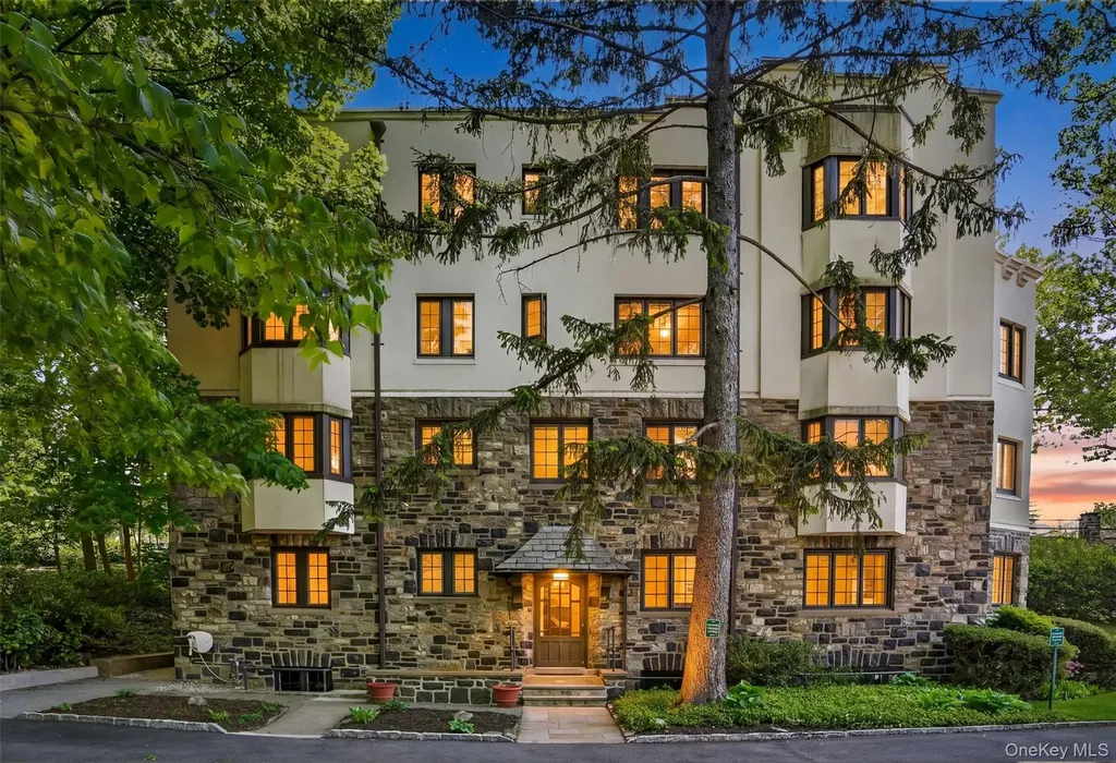 15 Beechtree Lane Bronxville NY 10708