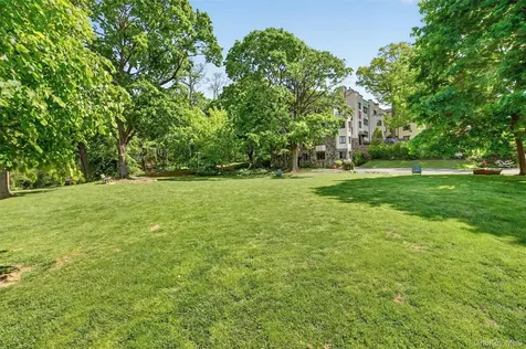 15 Beechtree Lane Bronxville NY 10708