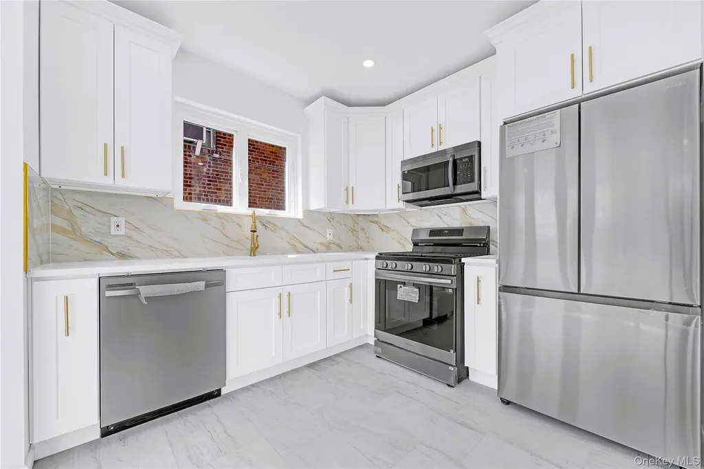 5618 Sylvan Avenue Bronx NY 10471