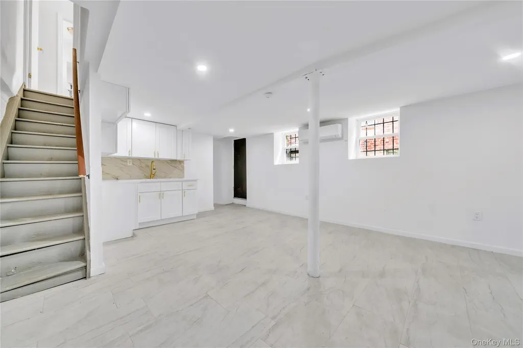 5618 Sylvan Avenue Bronx NY 10471