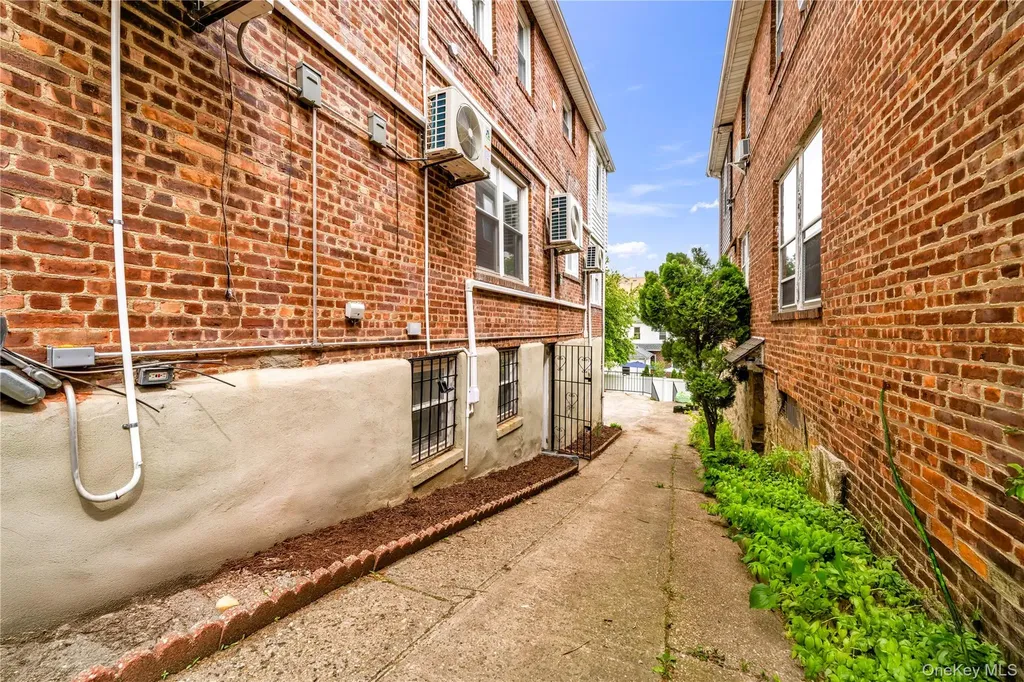 5618 Sylvan Avenue Bronx NY 10471