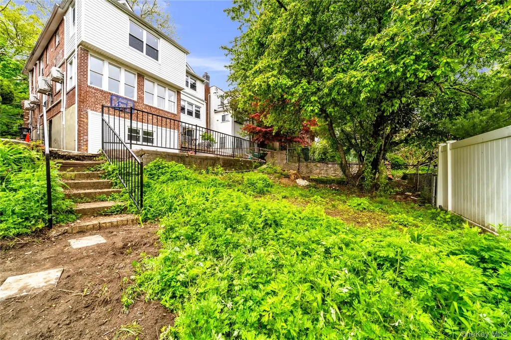 5618 Sylvan Avenue Bronx NY 10471