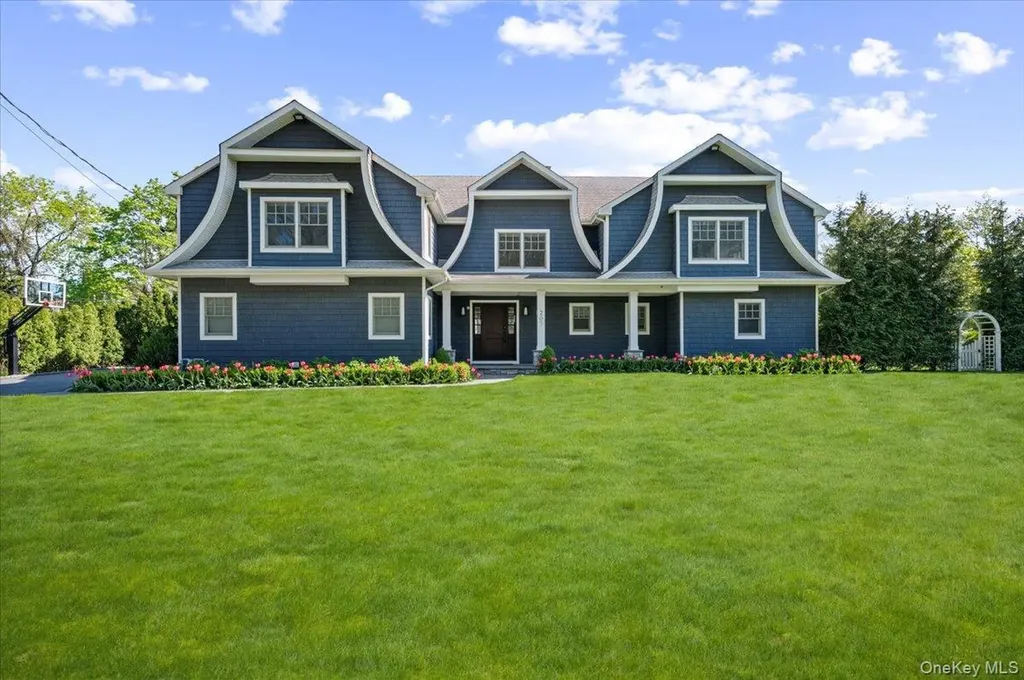 205 Hewlett Neck Road Hewlett Neck NY 11598