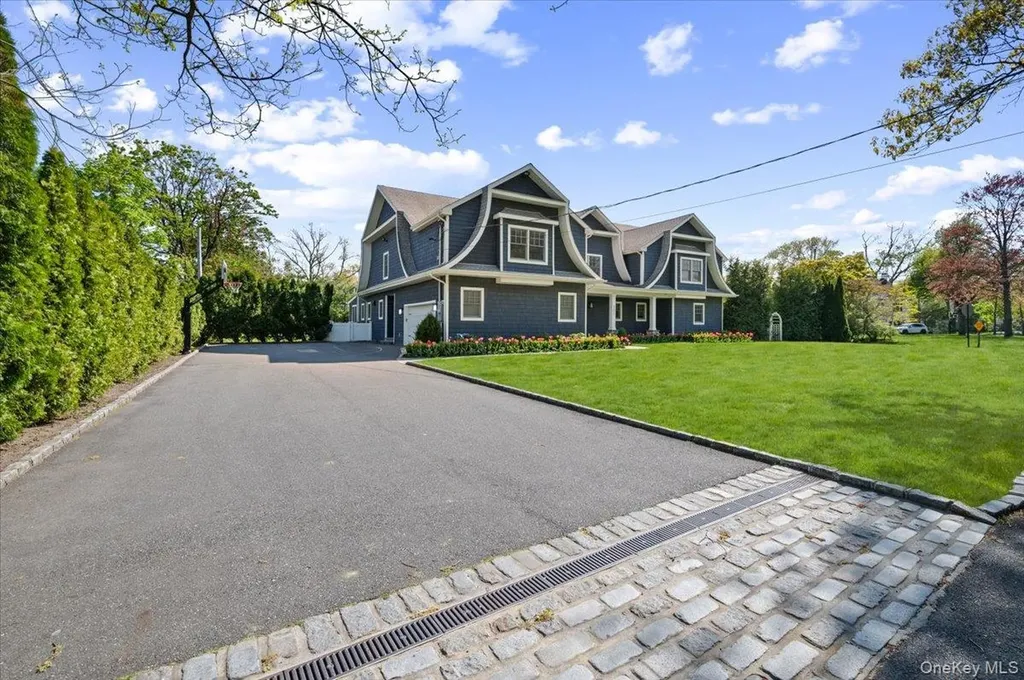 205 Hewlett Neck Road Hewlett Neck NY 11598