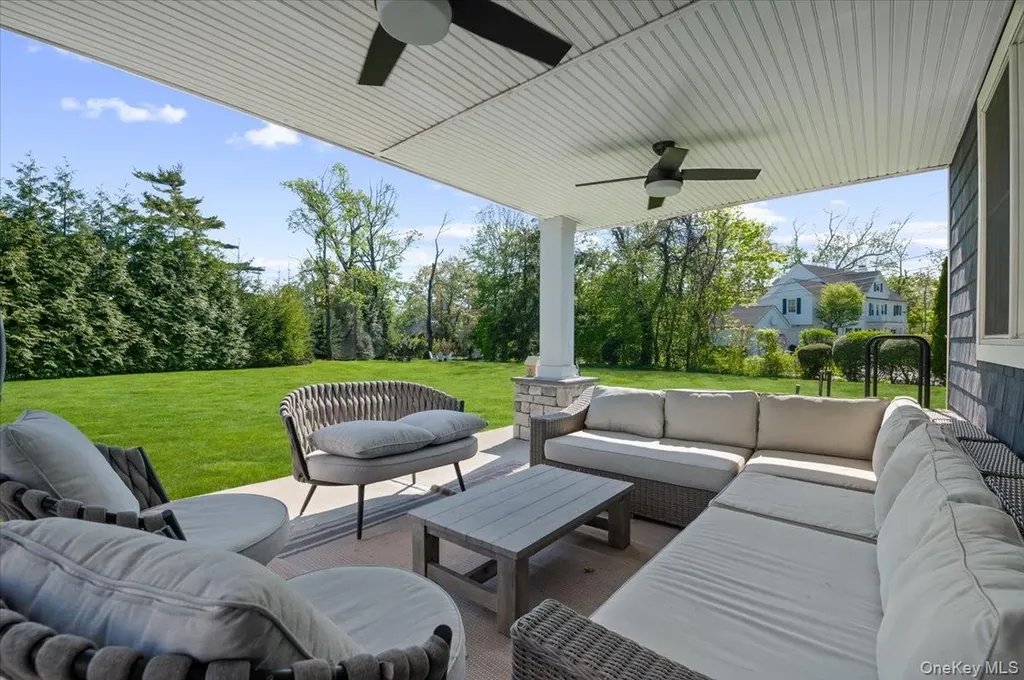 205 Hewlett Neck Road Hewlett Neck NY 11598