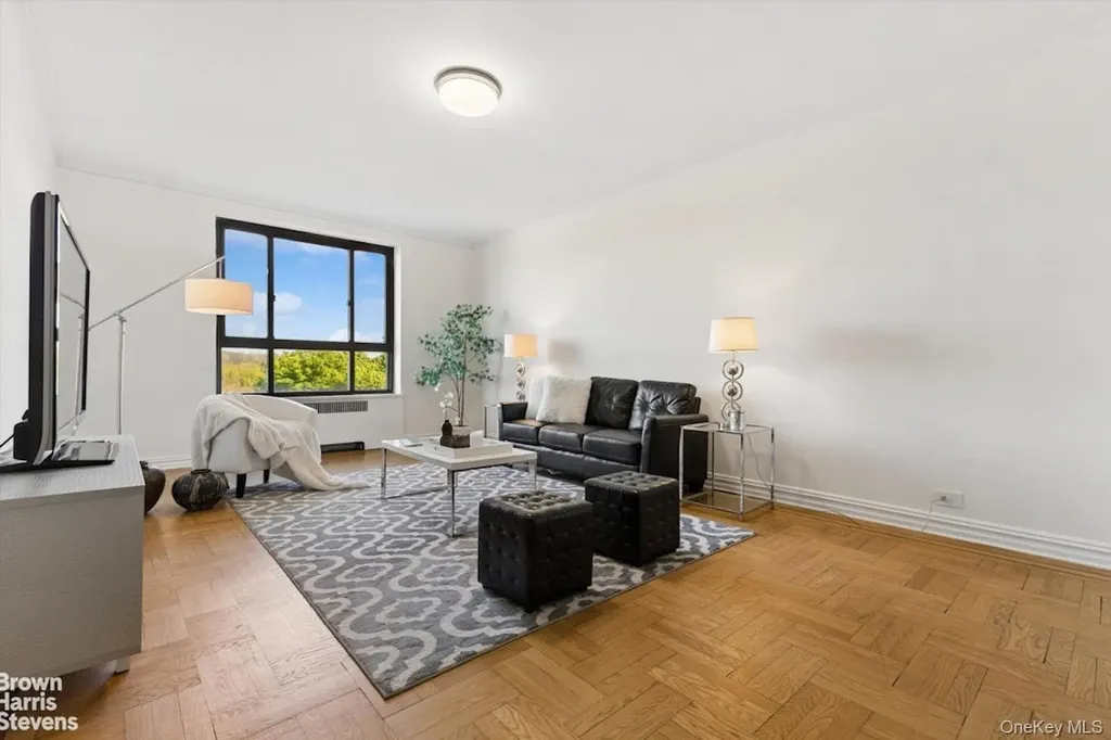4445 Post Road Bronx NY 10471
