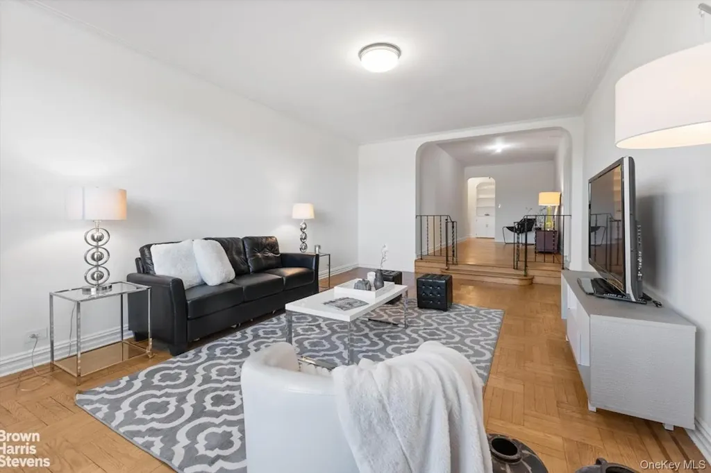 4445 Post Road Bronx NY 10471