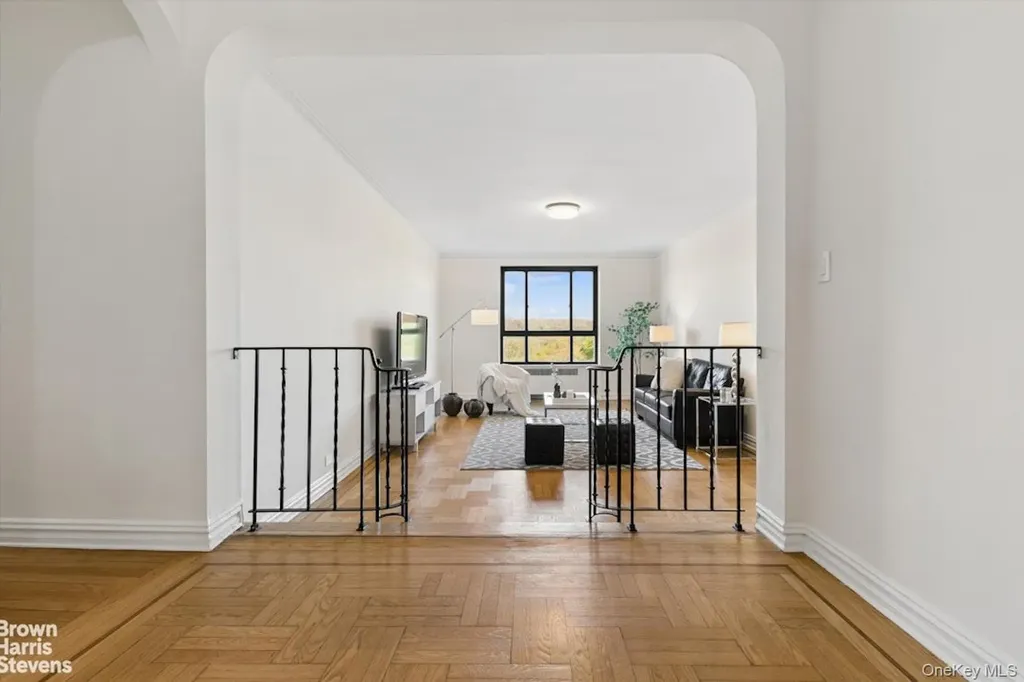 4445 Post Road Bronx NY 10471
