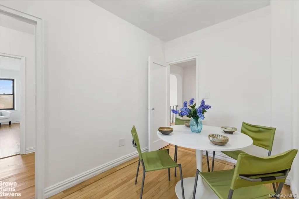 4445 Post Road Bronx NY 10471